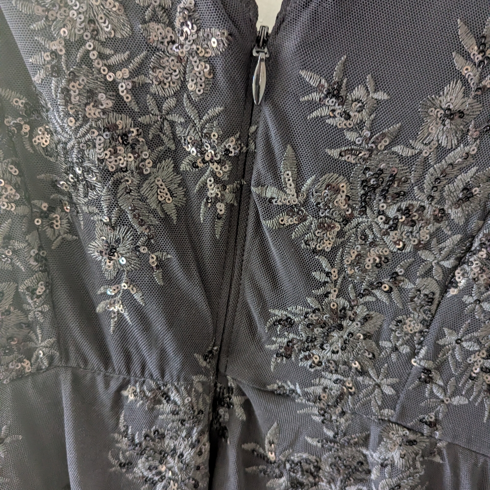 torrid Black V-Neck Sequin Floral Dress - Picture 4 of 4
